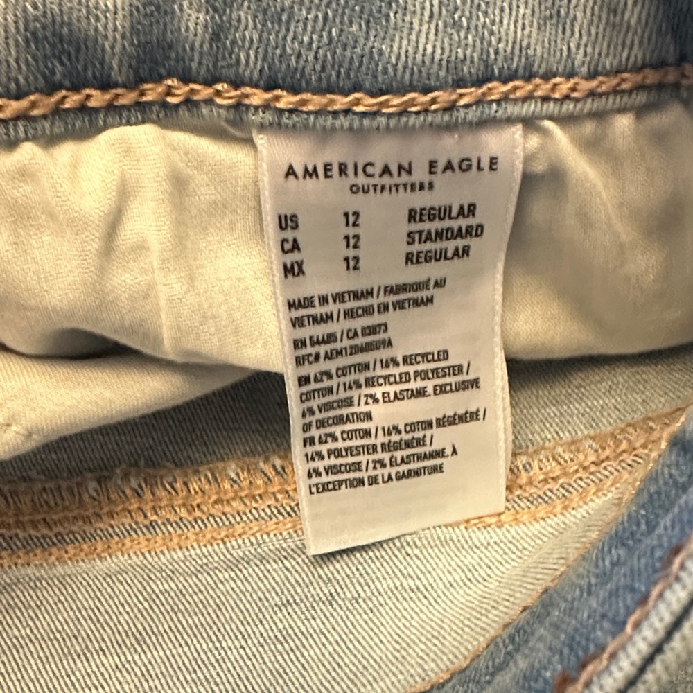 American Eagle Outfitters Distressed Light Blue Skinny Jeans - Picture 4 of 9